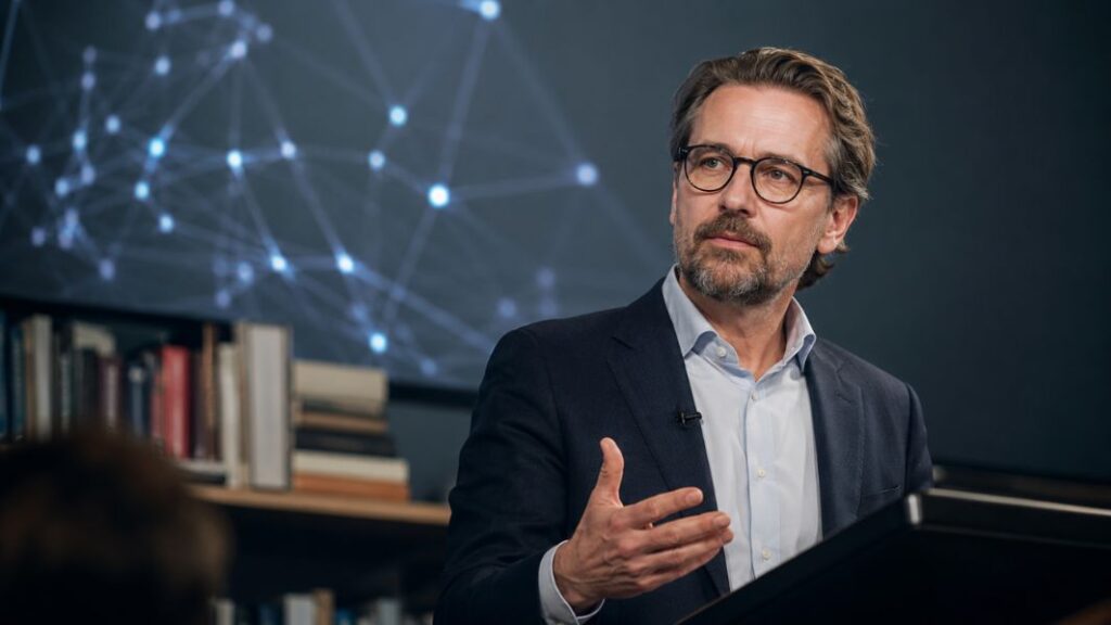 Philippe Merz steht für innovative Ethik: Als deutscher Philosoph, Autor und Vermittler bringt er angewandte Philosophie in den Alltag von Unternehmen, Hochschulen und der Gesellschaft. Philippe Merz